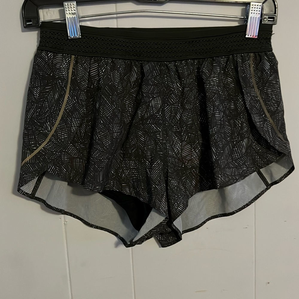 Lululemon Run Split Second Shorts Gator Green